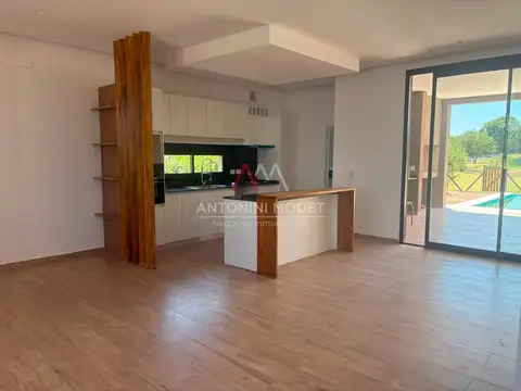 Casa en Venta en Pilar del Este - Santa Elena, USD 249.000