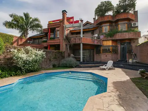 Casa con pileta en Villa Sarmiento