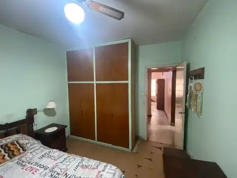 CASA 5 AMBIENTES CON COCHERA EN QUILMES