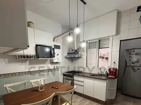 Gral. José Gervasio Artigas 1900, Piso 0