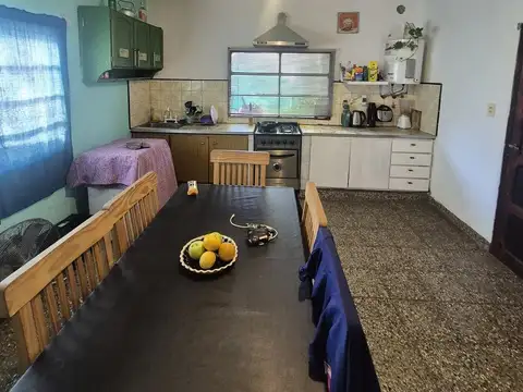 CASA EN VENTA 4 AMB. EN BENAVIDEZ CENTRO