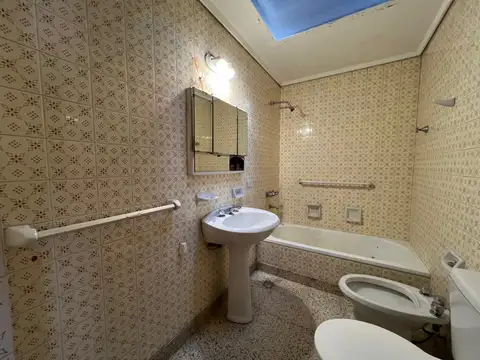 Casa en Alquiler con 1 cochera