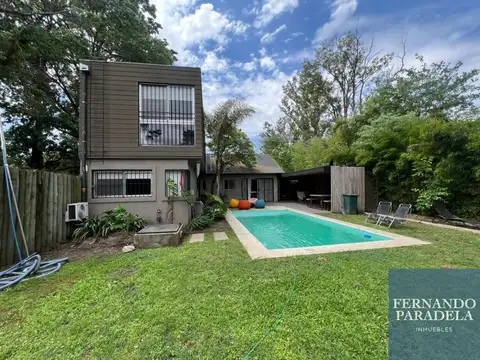 Casa 5 ambientes con 4 baños