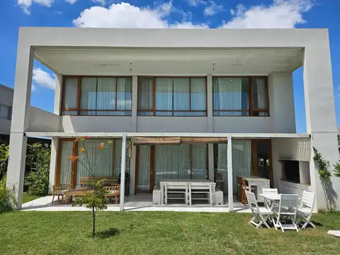 Casa Venta o Alq. de 3 dorm en Ceibos, Puertos del Lago