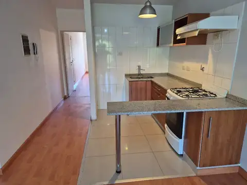 Departamento en Alquiler en Parque Chacabuco, $ 650.000