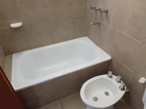 Departamento en Alquiler en Luis Agote, $ 280.000