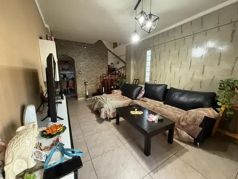 Depto Tipo Casa en Venta de 4 ambientes