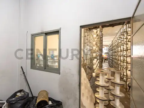 Maestro Dasso 3400, Piso 0