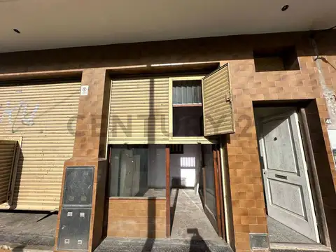 Local a la calle en zona Don Bosco