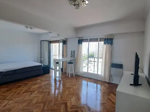 ALQUILA HERMOSO MONOAMBIENTE CON BALCON AL FRENTE EN PLENO SAN TELMO