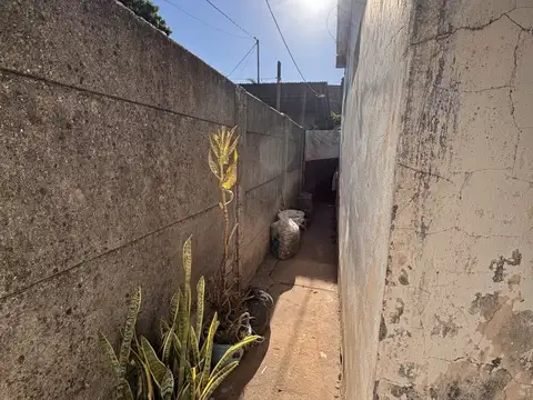 Casa 6 ambientes con 1 baño