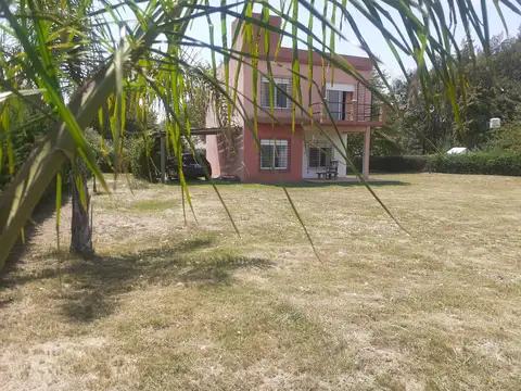 Casa en venta - 4 Ambientes en - Barrio Parque Jularo - Exaltacion de la Cruz