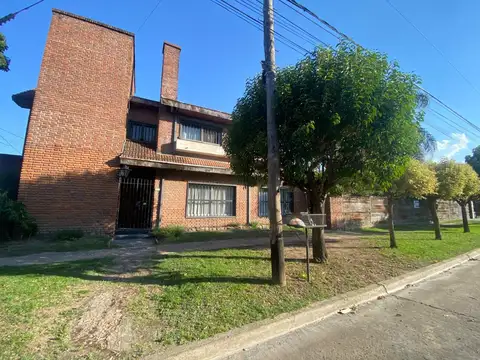 Venta Casa 4 amb Hurlingham Pileta Parque APTO CREDITO