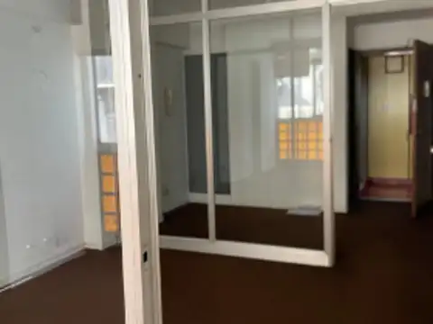 Oficina en Venta 52 años