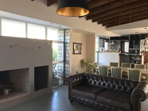 CHALET 4 AMBIENTES EN RUMENCO