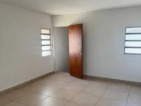 AV. JUAN DOMINGO PERÓN al 1800