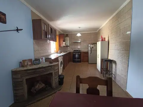 Venta CASA multifamiliar con LOCAL independiente