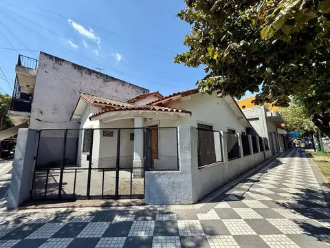 Casa en Venta 3 ambientes en Luis Guillon