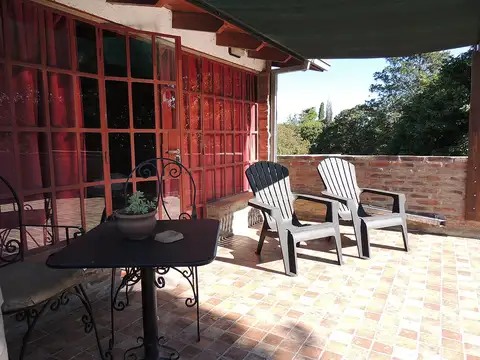 Hotel en venta - Ubicación privilegiada - 13 hab + casa - 35 Plaz