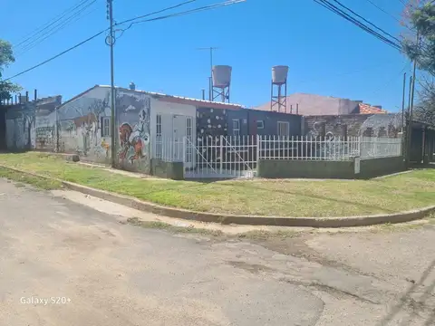 Excelente Casa en Esquina - APTO CREDITO