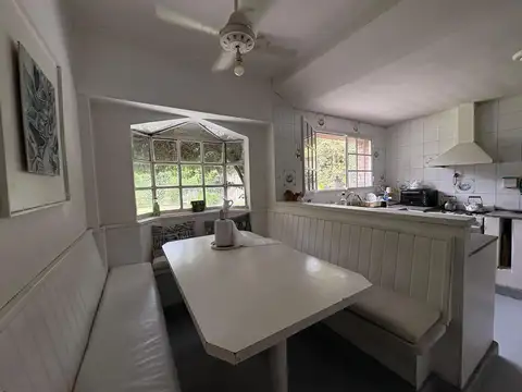 Casa en Alquiler con 1 cochera