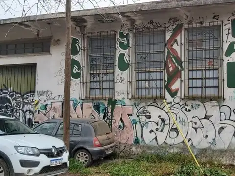 VENTA TERRENO  MONTE GRANDE 15x90  GALPON