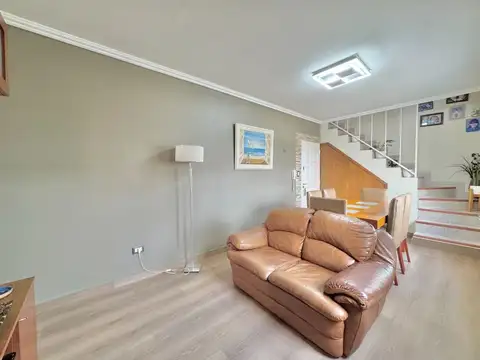 Depto Tipo Casa en Venta 27 años