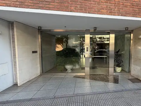 VENTA EXCELENTE 3 AMB C/ COCHERA PARQUE CHACABUCO