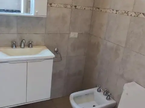 Departamento en Alquiler en Berazategui, $ 450.000