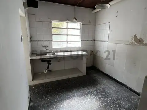 Casa a Reciclar en Berisso, 9 Esquina 156 – (Lote 13x24 – 312 m²)