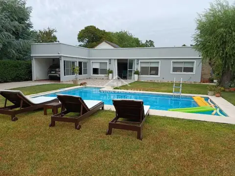 Casa Chalet  en Venta en Barrio Parque Sakura, Exaltación de la Cruz, G.B.A. Zona Norte