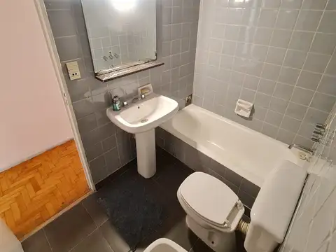 Sarmiento 1700, Piso 7