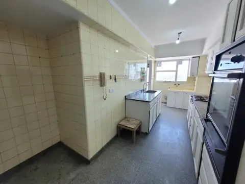 Alquiler 24 Meses en Caballito. Departamento de 4 Ambientes y Dependencia. Vista Panorámica. Cochera optativa