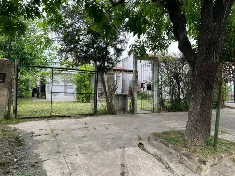 Casa 3 Ambientes en Los Hornos