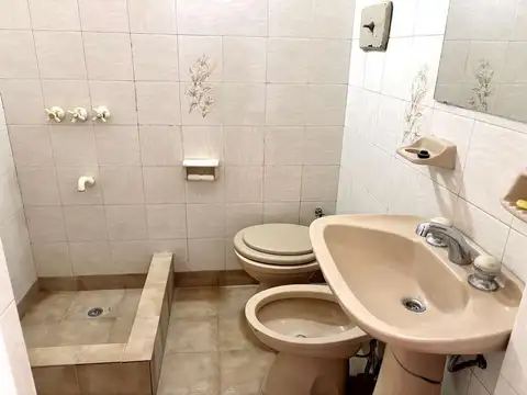 Depto Tipo Casa en Venta 60 años