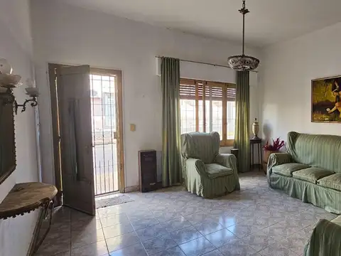 Casa de 5 Amb en excelente ubicación