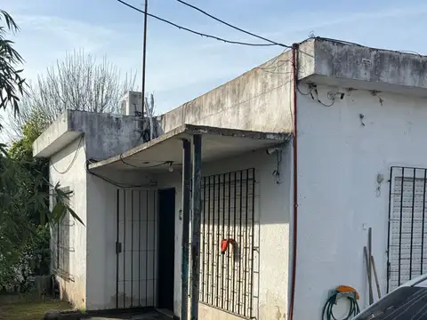 EXCELENTE OPORTUNIDAD CASA EN VENTA EN MORENO SUR CONSULTE FINANCIACION