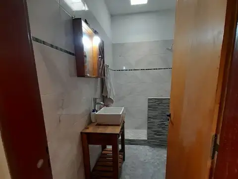 Casa 2 ambientes con 1 baño