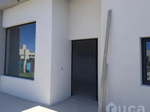 Almirante Guillermo Brown, Pilar del Este - Santa Elisa, Pilar. al 4200