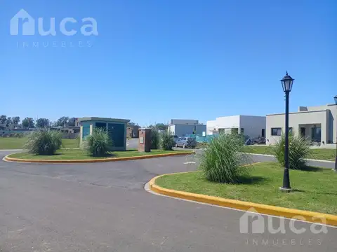 Casa de 4 ambientes con jardín en venta en Barrio Santa Elisa - Pilar del Este, Buenos Aires