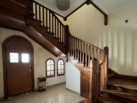 Casa 7 ambientes con 3 baños