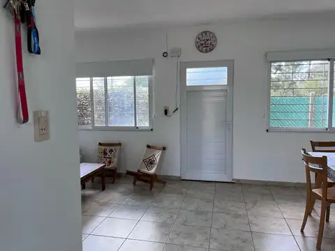 Casa de campo para fin de semana o vivienda permanente .