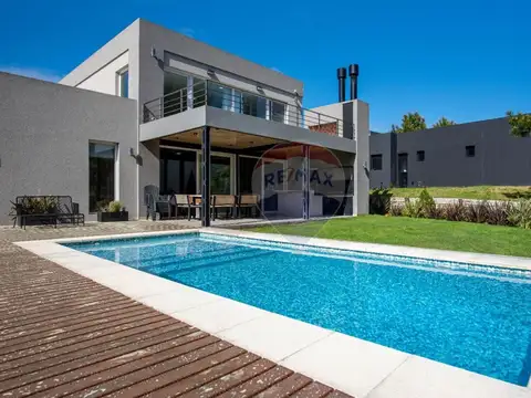 CASA EN VENTA COSTA ESMERALDA FONDO HOUSE DEPORTIV