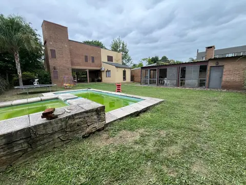 Los Jazmines y Cortada S/N 100