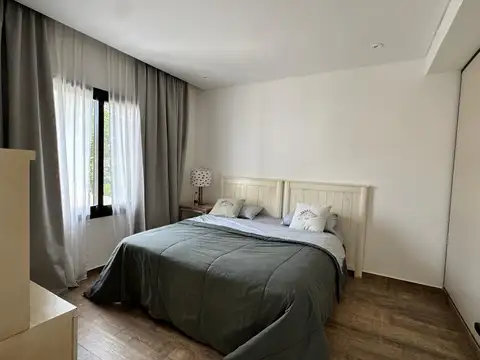 Venta casa en Barrio Los Gorriones, Bella Vista