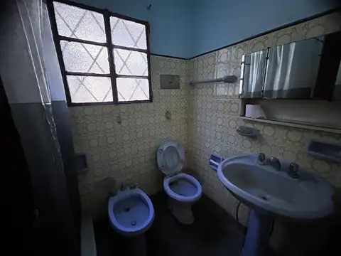 Casa 4 ambientes con 1 baño