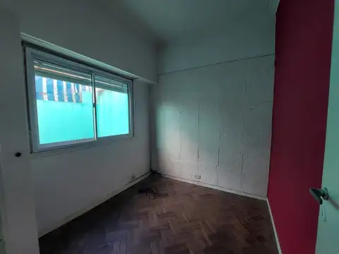 Venta PH 3 ambientes con balcón, patio y terraza propia. Parque Chacabuco