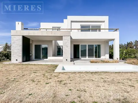 Casa al Río a Estrenar en Albanueva