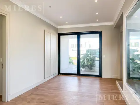 Casa 6 ambientes con 4 baños