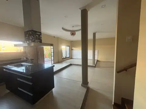 Casa en Alquiler de 3 dormitorios